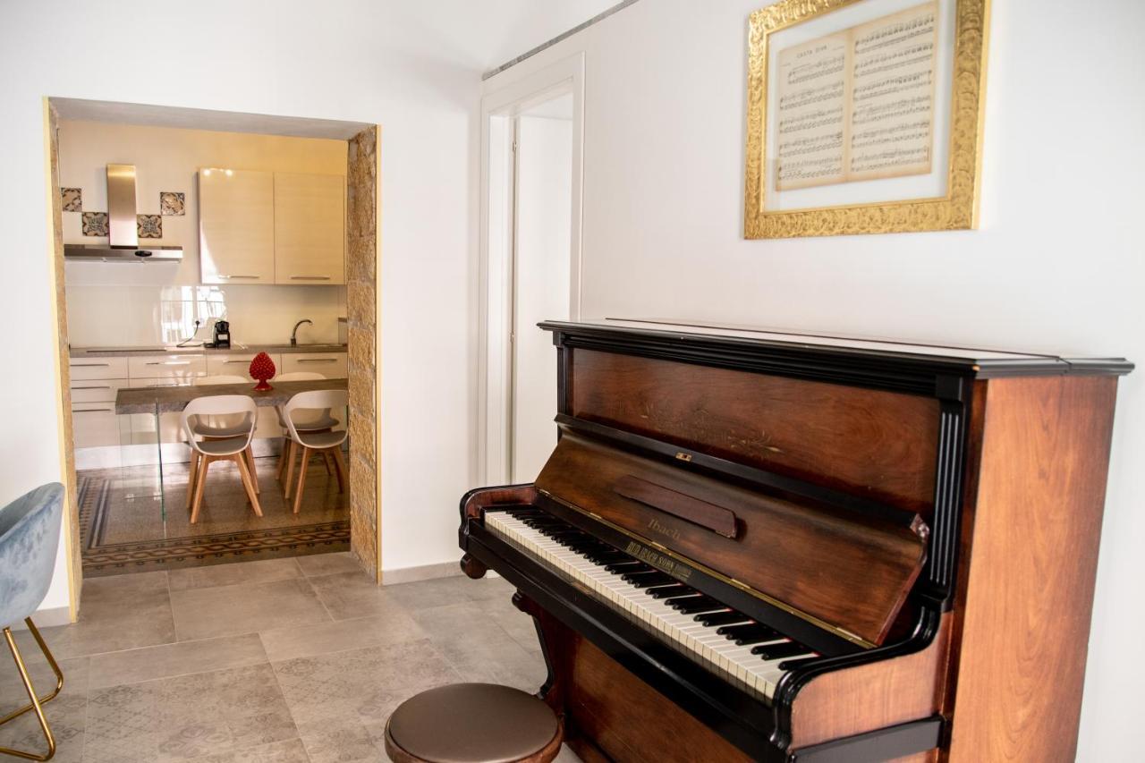 פלרמו Casta Diva Luxury Apartments מראה חיצוני תמונה
