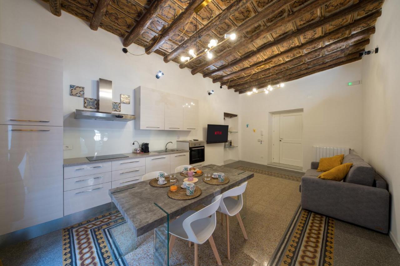 פלרמו Casta Diva Luxury Apartments מראה חיצוני תמונה